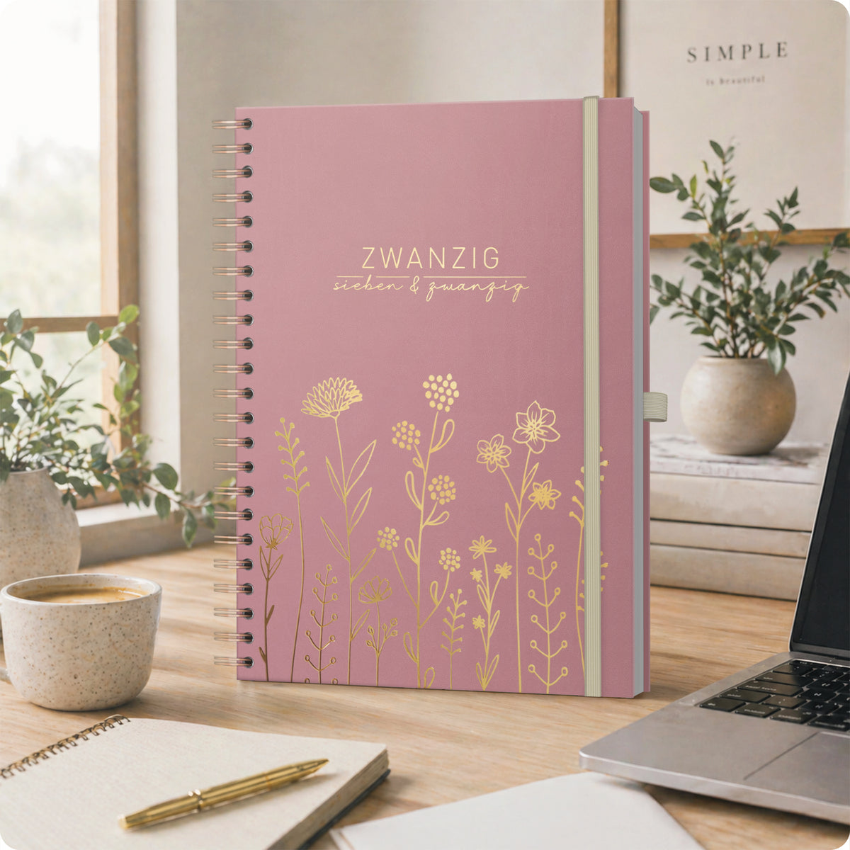 Lifestyle-Ansicht von Häfft Business-Timer Kalender 2027 A4 - Planer im Motiv „Fine Flowers rosé“ im Einsatz.