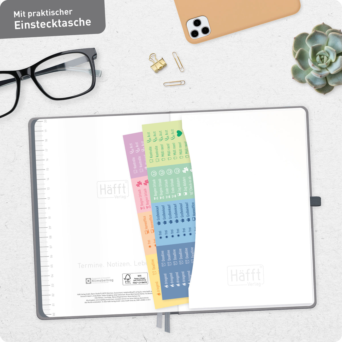 Planung im Detail von Häfft Chäff-Timer Deluxe Kalender 2027 A5 Wochenplaner im Motiv „Grey Edition“.