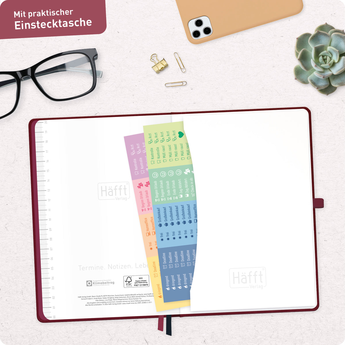 Planung im Detail von Häfft Chäff-Timer Deluxe Kalender 2027 A5 Wochenplaner im Motiv „Berry“.