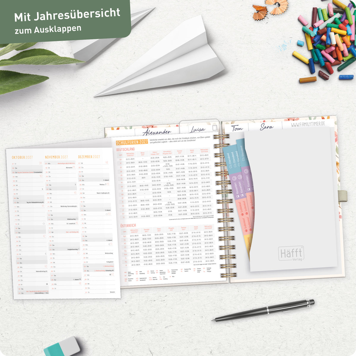 Jahresübersicht & Planung von Häfft Family-Timer Deluxe Familienkalender 2027 im Motiv „Wild Blossoms“.
