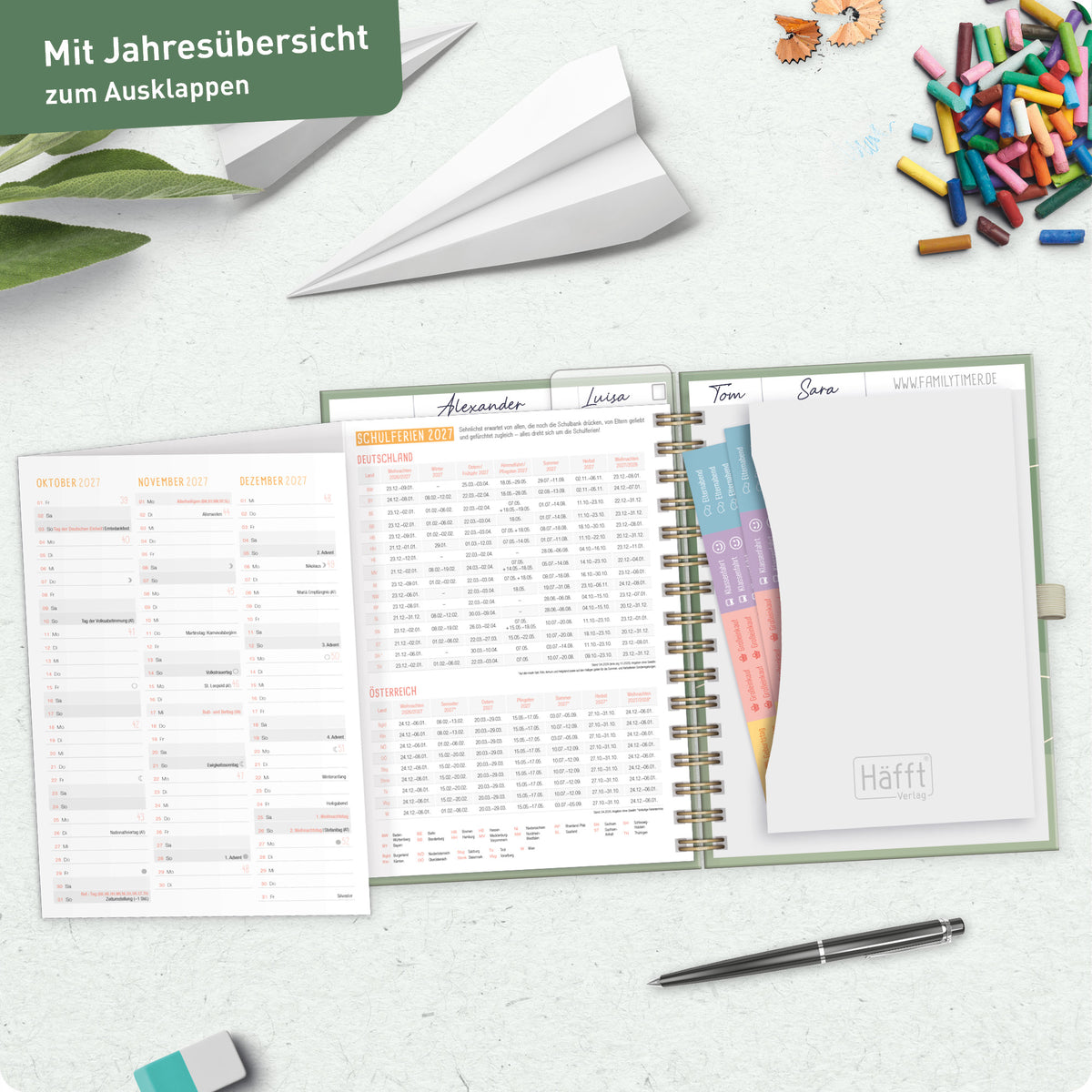 Jahresübersicht & Planung von Häfft Family-Timer Deluxe Familienkalender 2027 im Motiv „Green Waves“.
