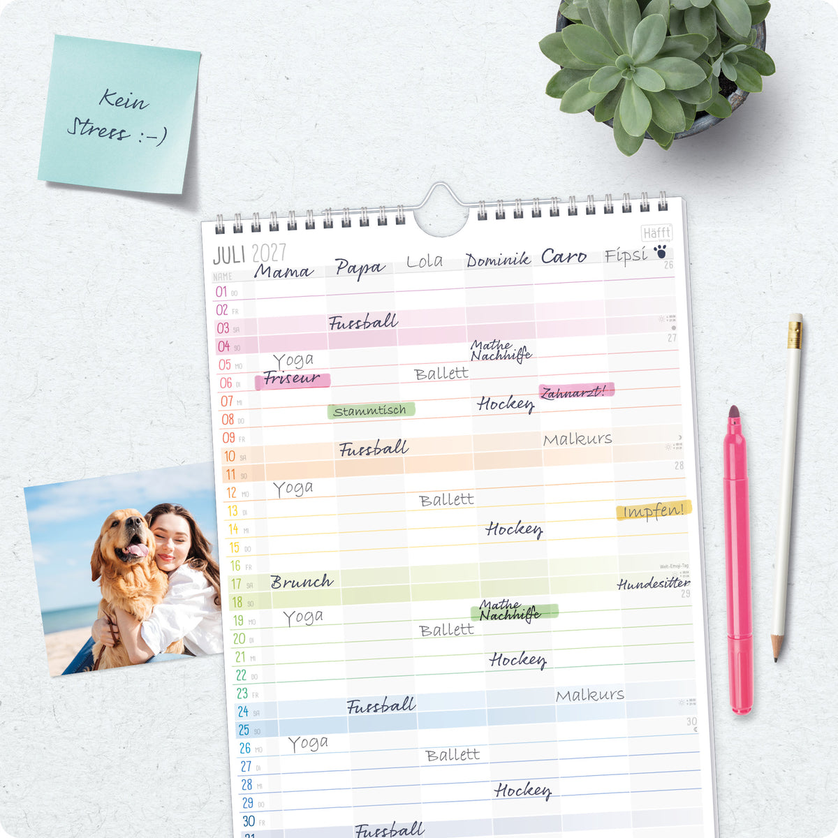 Ausgefüllte Familienplanung von Häfft Familienplaner 2027 mit 6 Spalten - Wandkalender im Motiv „Rainbow“.