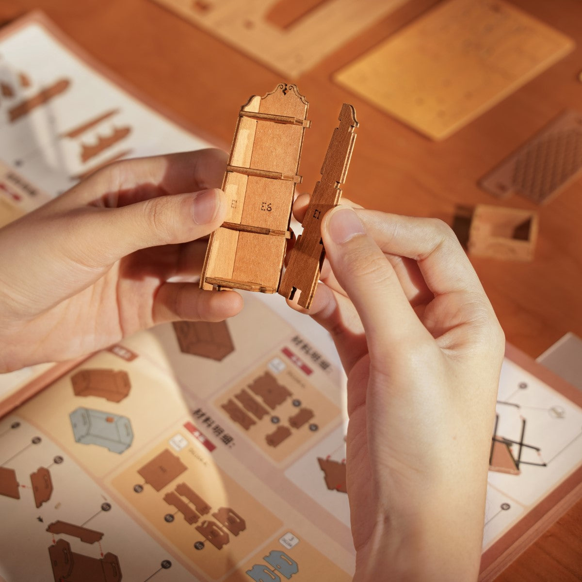 Rolife 3D-Holz-Puzzle DIY Miniature House "Corner Bookstore"